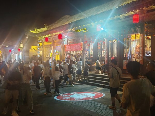 环球策路 老街改造有很多，东南邑街区为什么获得市民游客一致称赞？
